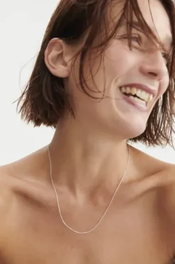 Hot Anna kaulakoru, hopea Kaulakorut