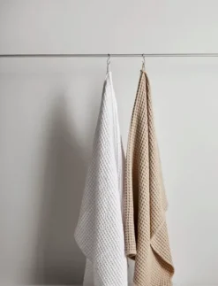 Outlet Anno - Puro-pyyhe 100x150cm kitti Kylpyhuonetekstiilit