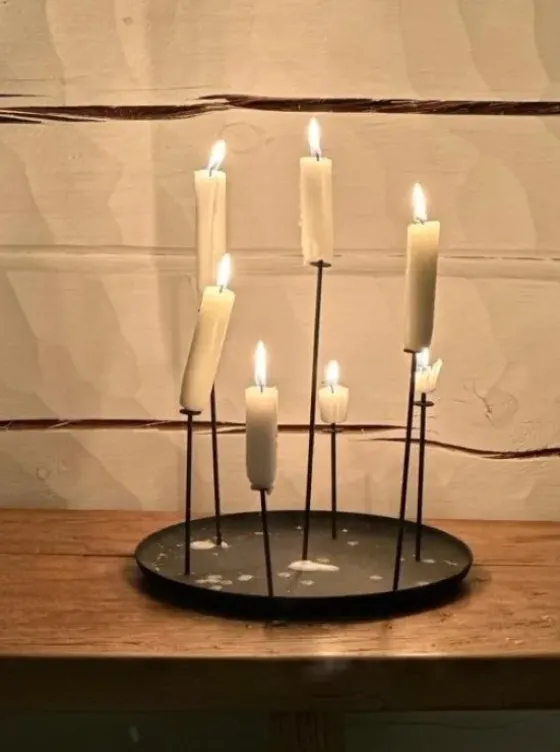 Online - MULTI CANDLE PIN kynttilänjalka, musta Kynttilät Ja Lyhdyt
