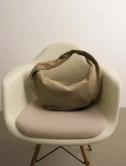 Hot - Alva shoulder bag, suede sand Laukut