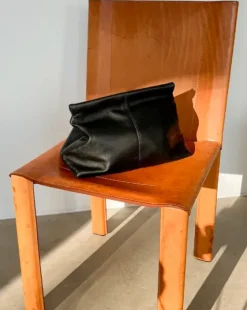 Outlet - Clay Clutch nahkaa, musta Laukut