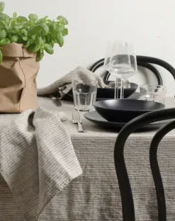 - raidalliset pellavaservetit (4pl), kohl/natural Keittiötekstiilit