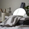 Outlet beige froteepyyhe, kaksi kokoa Kylpyhuonetekstiilit