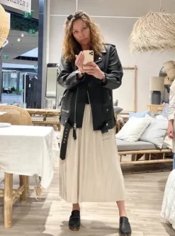 - Emelie musta oversize nahkatakki Ulkotakit Ja -Liivit