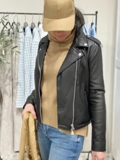 - Eva musta lyhyempi nahkatakki Ulkotakit Ja -Liivit