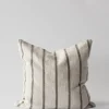Outlet Melvin tyynynpäällinen 50x50, taupe stripe Sisustustyynyt|Sisustustyynyt