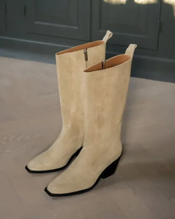 New Ripaus rock-henkeä näillä naisellisilla bootseilla! Saappaat Ja Nilkkurit