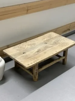 Outlet – matala pikkupöytä #972, natural Vanhat Puuhuonekalut