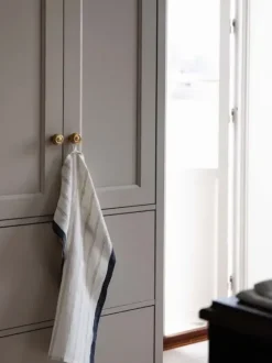 New - Keittiöpyyhe Maya pellavaa, natural stripe Keittiötekstiilit