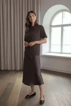 Outlet Tianna midi satiinihame, dark chocolate Mekot Ja Hameet|Juhlavaatteet