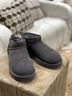 Best - Classic ultra mini, grey Saappaat Ja Nilkkurit|Ugg