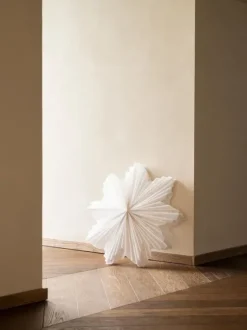 New Watt&Veke - Daisy 60 tähti, valkoinen Paperitähdet